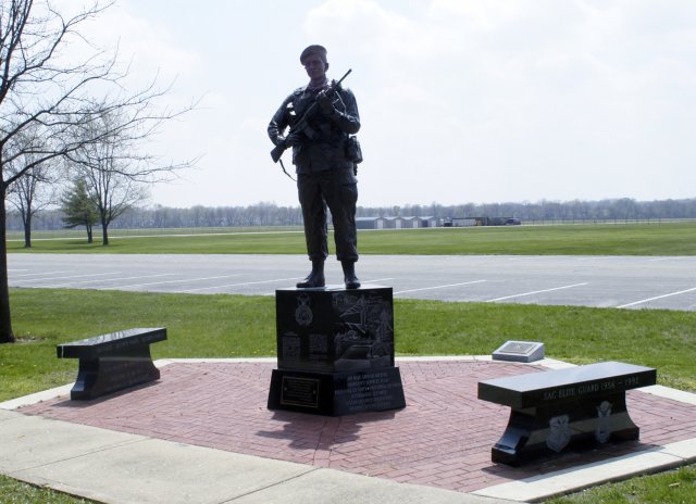 Defender_Statue_WPAFB_OH